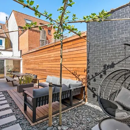 בית נופש Large & Cute Holiday House Near The Center Of