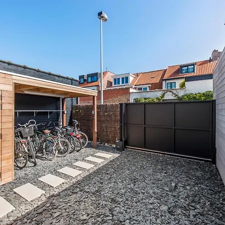 Large & Cute Holiday House Near The Center Of